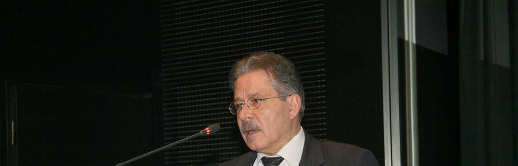 Η εκδήλωση ξεκίνησε με την κεντρική ομιλία από τον καθηγητή του Οικονομικού Πανεπιστήμιου Αθηνών κ.
