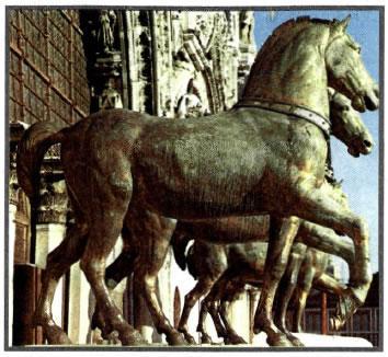 Τα χάλκινα άλογα, που αφαιρέθηκαν από τον Ιππόδρομο της Κωνσταντινούπολης