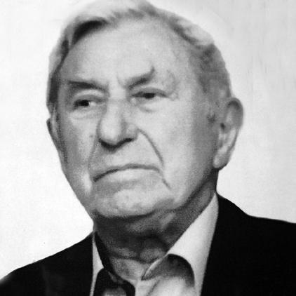 Υπήρξε οικονομικός μετανάστης πρώτα στο Βέλγιο και αργότερα στη Γερμανία, όπου εργάστηκε σκληρά για να αξιοποιήσει τα όνειρα και τους στόχους που είχε θέσει για τον ίδιο και την οικογένειά του.