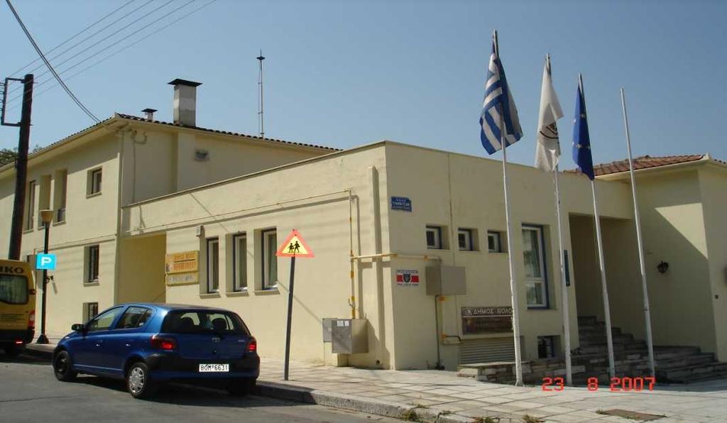 λειτουργεί ηµοτικό Παιδικός Σταθµός, κοινόχρηστος χώρος (πάρκο) επί της οδού Λαµπράκη και µεταξύ των οδών Μητρ.