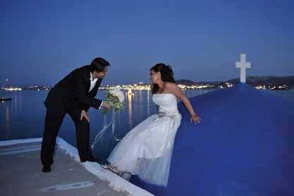 Γάμος «Το Γάμο μου νησιώτικο θέλω να τόνε κάνω...» Αν έχετε βρει το άλλο σας μισό, τι καλύτερο από το να ξεκινήσετε τη κοινή σας ζωή από τη γραφική Πάρο.