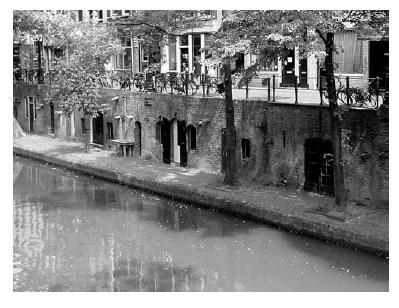 Εικόνα 17 : Υπόγεια κελάρια κάτω από τους δρόμους της Ουτρέχτης- Ολλανδία (πηγή : Stoter, 2004) Πολλοί τύποι κτηματολογίων υπάρχουν ανάλογα με τα χαρακτηριστικά κάθε χώρας, όπως η τοπική πολιτιστική