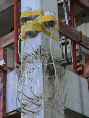 1) = 3 Υπολογίζεται η απαιτούµενη µέγιστη θλιπτική παραµόρφωση σκυροδέµατος: * ε =, μ ε ν cu 1/r sy Ογκοµετρικό µηχανικό ποσοστό περίσφιξης ω w : * Χαλύβδινη Περίσφιξη: ε = 0,0035+ 0,1 α ω cu w * *