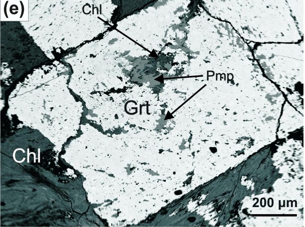 Αν. Όθρυς (e) Αδροκοκκώδεις γρανάτες (Grt) σε τύπου 2 ροδιγκίτη (14/ERE) ο οποίος περιβάλλεται από χλωρίτη