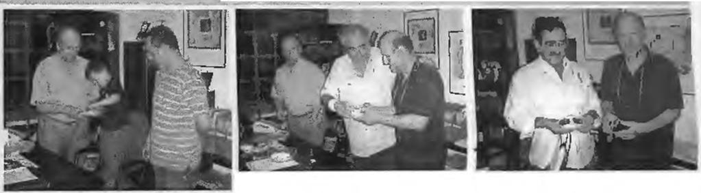 ^ΡχίΛά, διεύθυνσης ανέμου * Ρούχο με ^1 ^' μΰσία που φορούν- όλοι οι ποδοφιιπές όταν αγωνίζονται (αντίστρ.).