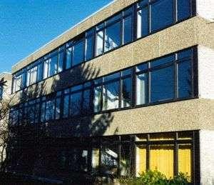 653 m² 11 σπόνια 468.872 411.403 Εξοικονόµεζε ανά έηορ 57.