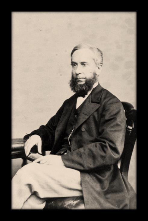 Γύρω στο 1860 ο William Huggins (1824-1910) με την βοήθεια του William Miller στο ιδιωτικό του αστεροσκοπείο στο Tulse Hill έδειξε ότι πολλά χημικά στοιχεία που είναι στην Γη ανιχνεύονται στα άστρα.