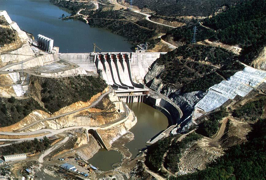 Ο ΥΗΣ Πλατανόβρυσης (108 MW/1999) Στον ποταμό Νέστο Είναι το πρώτο φράγμα RCC από κυλινδρούμενο σκυρόδεμα (95 m ύψους), στην κατασκευή του οποίου χρησιμοποιήθηκε η