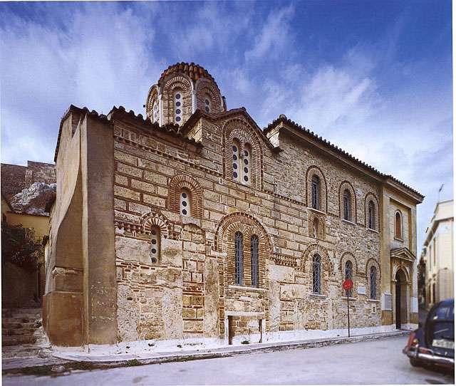 Αρχικά ο ναός ήταν αφιερωμένος στον άγιο Θεόδωρο και κατά την Τουρκοκρατία παραχωρήθηκε στην μονή του Σινά, όπου και ονομάστηκε Αγία Αικατερίνη.