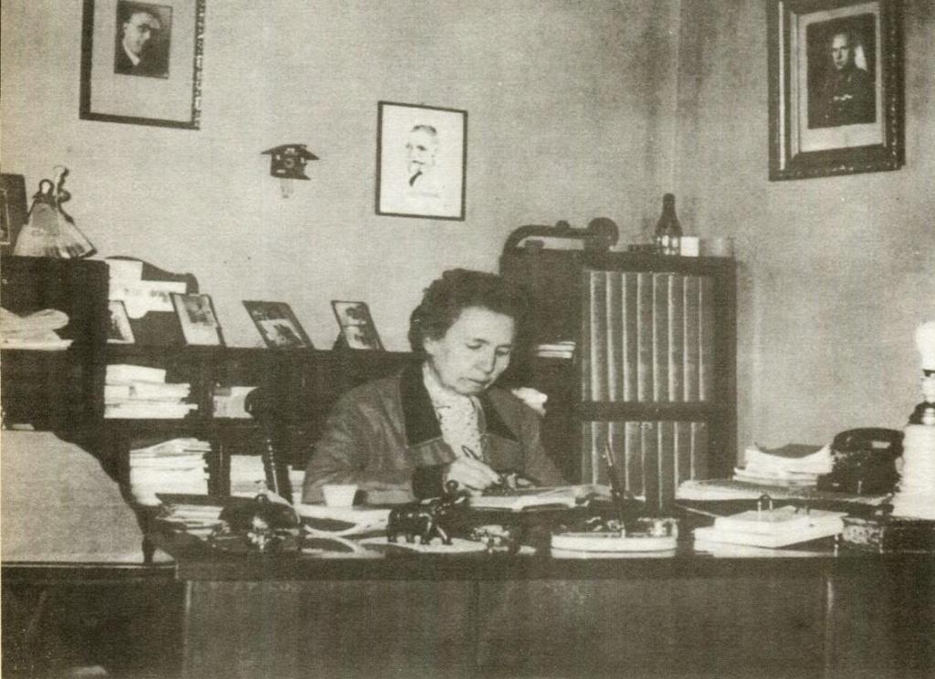 3. Αγλαΐα Σχοινά, Διευθύντρια από το 1917