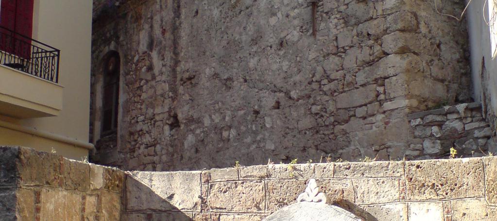 στο µνηµείο έγιναν την περίοδο του µεσοπολέµου και