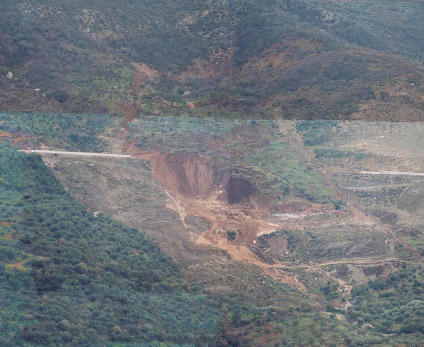 ΚΕΦΑΛΑΙΟ 3 ΣΕΙΣΜΙΚΟΣ ΚΙΝΔΥΝΟΣ Εικόνα 3.18: Η μεγάλη κατολίσθηση της Τσάκωνας στην Ε.Ο. Τρίπολης-Καλαμάτας (Πηγή: ΤΕΕ, 2006).