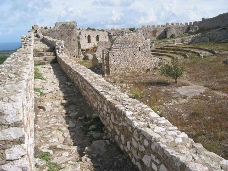 υπολείπονταν όσον αφορά τις λεπτομέρειες και κυρίως τη διακόσμηση και αυτό διότι η οχύρωση έπρεπε να ήταν έτοιμη σε σύντομο χρονικό διάστημα