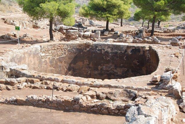 Η επίσκεψη του δρυμού προσφέρει επαφή, πέρα από τη φύση και με την ιστορία, μέσω των αρχαίων μεταλλευτικών πλυντηρίων, τα οποία εκτείνονται στην κοιλάδα της Σούρεζας. 2.3.