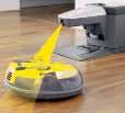 Jednoducho zapojte nabíjaciu stanicu do elektrickej zásuvky, zapnite zariadenie, nastavte čas čistenia a RoboCleaner sa pustí do práce. Prekážky pritom prekonáva bez problémov.