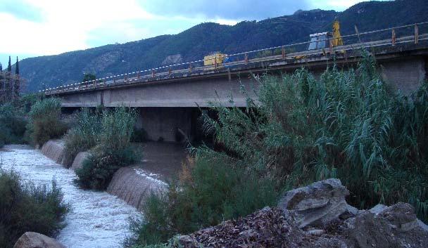 Διερεύνηση, τεκμηρίωση και αποτύπωση φέροντος οργανισμού προεντεταμένων οδικών γεφυρών στην περιοχή του Αιγίου Γέφυρα ποταμού Σελινούντα - Γέφυρα Νοσοκομείου Αιγίου Κωνσταντίνος Αντωνόπουλος, Δρ.
