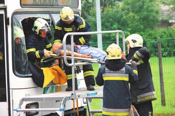 14 15. junij 2012 Na kavi z Darinko Klemenc BOLNIK JE NAJNIÆJE V ZDRAVSTVENI HIERARHIJI Nadaljevanje z 10.