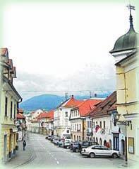 Najboljπim 34 uëenkam, uëencem in dijakom naπe obëine je æupan Marjan arec iskreno Ëestital za njihov uspeh, ponosnim starπem pa izrekel zahvale za podporo in pomoë, mentorjem in ostalemu strokovnemu
