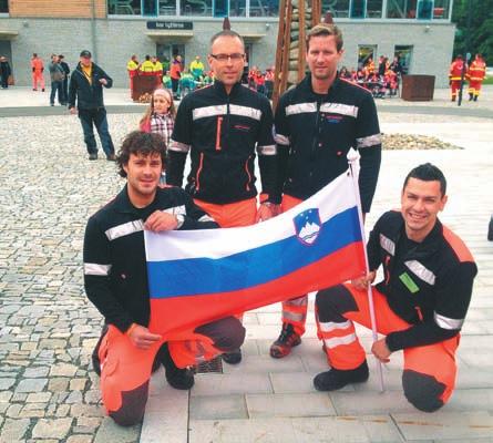 bil poleg Zveze za πport invalidov Slovenije - Paraolimpijskega komiteja tudi pobudnik prireditve. Vse zbrane na πportno-dobrodelni prireditvi Zdruæeni v πportu«je v imenu CIRIUS Kamnik nagovorila v.