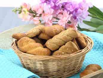 Αλεύρι για τσουρέκι ΜΥΛΟΙ ΑΓ.ΓΕΩΡΓΙΟΥ 1kg 0.49λ. Από 0.98λ. Σιµιγδάλι ΑΓ.ΓΕΩΡΓΙΟΥ 500gr ψιλό ή χονδρό 0.67λ. Από 0.84λ. Σιµιγδάλι ΜΕΛΙΣΣΑ 500gr ψιλό ή χοντρό 0.37λ. Από 0.75λ.