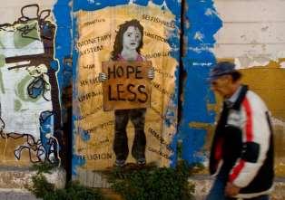 με αυτό, και ό,τι σχηματίζεται χάρη σ αυτή, να είναι μάλλον πιο σημαντικό και από τις εξαίσιες εικόνες και νοήματα που μοιράζει (αυτό βέβαια λέγεται με απέραντο σεβασμό, και χωρίς καμία διάθεση