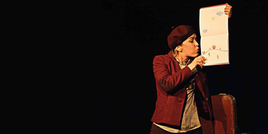 Hervé Tullet, Matija Solce Turlututu Lutkovna miniaturka iz kovčka in Centre de Créations pour l`enfance (FR) Režiser: Matija Solce Igra: Maja Kunšič Dramaturginja: Mateja Bizjak Petit Oblikovalec