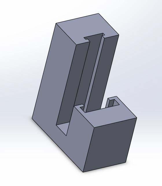 Για τη συγκράτηση των δειγμάτων σχεδιάστηκε μια συσκευή συγκράτησης σε ένα 3D CAD πρόγραμμα (εικόνα 6.2), με σκοπό τη ταυτόχρονη εναπόθεση τεσσάρων δοκιμίων.