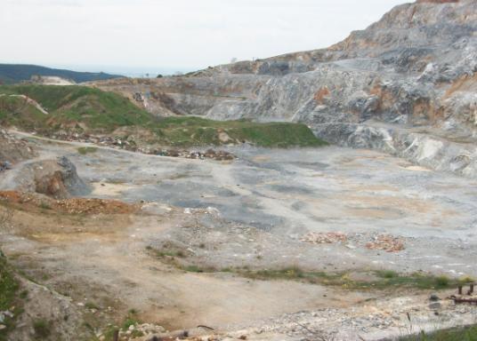 Εικόνα 51. Δυτικά του ανατολικού τομέα οι κλίσεις είναι πολύ έντονες. Εδώ οι συνθήκες των βράχων (σχισμές, προεξοχές κλπ.