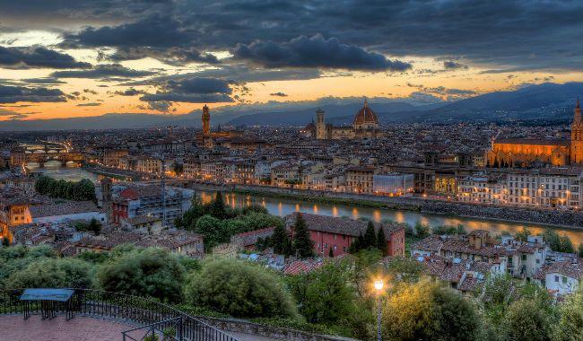 Tuscany - Ιταλία πάνω από 550.000 followers 25-27 Ιουλίου 2016 από 389.476 σε 555.