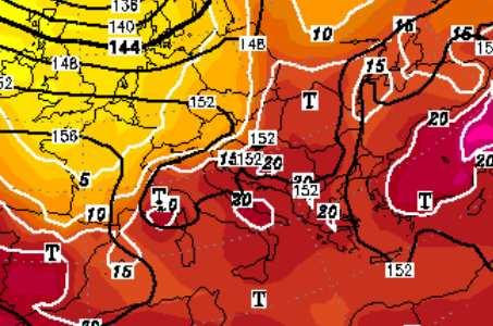 γ και δ) Μεταφοράς θερµοκρασίας στα 850 mb στις 29 Αυγούστου στις 6:00 και 12:00 UTC αντίστοιχα. Τα κίτρινα και πορτοκαλί χρώµατα αντιστοιχούν σε θερµή µεταφορά.