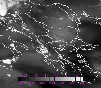 Στην εικόνα µε το προϊόν RGB των αερίων µαζών (εικόνα 115), παρατηρείται µια ψυχρή και ξηρή αέρια µάζα στις ανατολικές περιοχές των αλκανίων (κόκκινο βέλος) και
