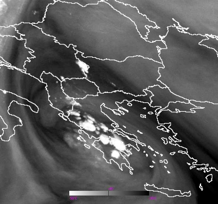 Στις 15:00 UTC (εικόνα 141η) τα κύτταρα στις προαναφερθείσες περιοχές έχουν αναπτυχθεί πολύ έντονα ενώ συνεχίζουν να αναπτύσσονται συνεχώς νέα κύτταρα µέσα στις ξηρές ζώνες.