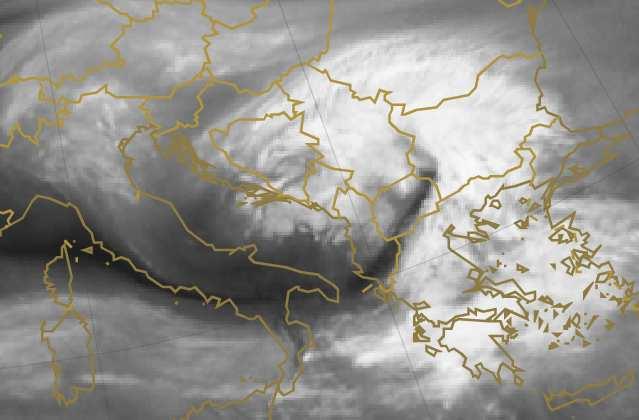α) β) Εικόνα 29: α) Ψυχρό µέτωπο, β) θερµό µέτωπο (Georgiev and Santurette, 2005)
