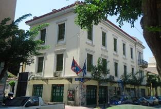 διαστάσεων των υπαρχόντων ανοιγμάτων και η διάνοιξη νέων στη στάθμη του ισογείου