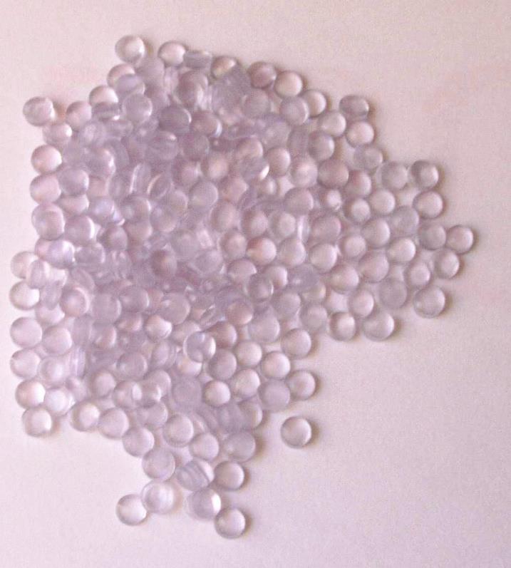 ΠΟΛΥΒΙΝΥΛΟΧΛΩΡΙΔΙΟ (PVC) Χημικός Τύπος: ( - CH 2 - CHCl - ) n Ιδιότητες: Σκληρό και εύθραυστο Με προσθήκη πλαστικοποιητών (φθαλικών εστέρων) γίνεται μαλακό & εύκαμπτο Απαραίτητη η προσθήκη