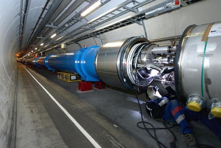 Μεγάλος Επιταχυντής Αδρονίων στο CERN Από τις γρηγορότρες