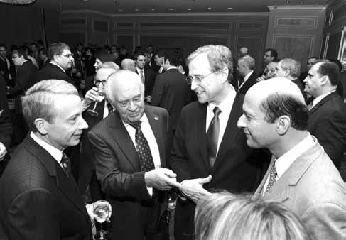 Ο πρόεδρος και διευθύνων σύμβουλος της Noble αναφέρθηκε στην εταιρεία του, που έχει 80 χρόνια ζωής και αναλαμβάνει πολλές έρευνες για ενεργειακά κοιτάσματα σε πολλά μέρη της γης.
