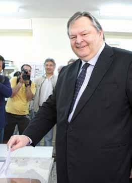 Ωστόσο αυτό θα εξαρτηθεί πρωτίστως από το αν συμπληρώσουν τον αναγκαίο αριθμό εδρών (151) κι αυτό σχετίζεται με την είσοδο ή όχι στη Βουλή του ΛΑΟΣ, των Οικολόγων και της Δημοκρατικής Συμμαχίας, που