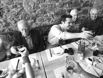 προωθήσουν την κοινοτική οικονομική ενίσχυση που είχε ζητήσει και εκκρεμούσε από το 2009.