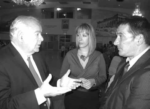 Δευτέρα 7 Μαΐου 2012 Μonday, May 7, 2012 μια στο καρφί.