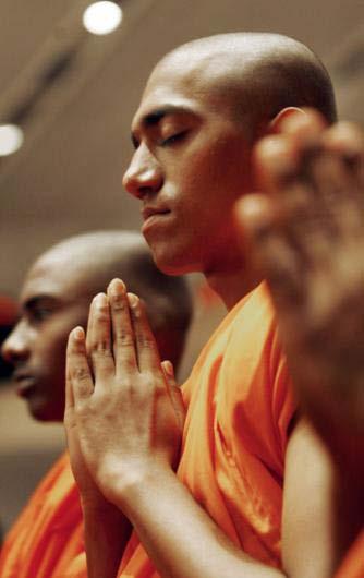 Παραδοσιακή βουδιστική προσευχή Μακάρι όλα τα δημιουργήματα να είναι ευτυχισμένα και να γνωρίζουν την αιτία