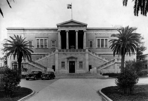 Λύσανδρος Καυταντζόγλου 1811-1885 Το Εθνικό Μετσόβιο Πολυτεχνείο, ένα από τα αρχαιότερα εκπαιδευτικά ιδρύματα της Ελλάδας, προήλθε από το Σχολείο των Τεχνιτών το οποίο ιδρύθηκε με