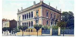 Φημισμένοι Ευρωπαίοι αρχιτέκτονες αλλά και Έλληνες σπουδασμένοι σε αρχιτεκτονικές σχολές του εξωτερικού διετέλεσαν φορείς του νεοκλασικού είδους στην Ελλάδα.