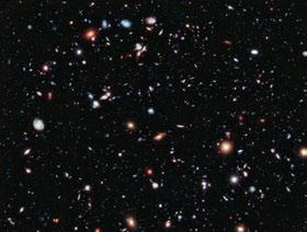 Τα πλανητικά νεφελώματα σχηματίζονται όταν τα άστρα αυτά μετατραπούν αρχικά σε κόκκινους γίγαντες και εν συνεχεία αποτινάξουν το εξωτερικό τους αέριο περίβλημα, σχηματίζοντας ένα διαστελλόμενο νέφος