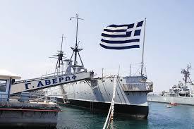 Αβέρωφ» καθελκύστηκε στις 12 Μαρτίου 1910 και την 11 Σεπτεμβρίου 1911 κατέπλευσε στο Φάληρο, όπου έγινε δεκτό από τους Έλληνες με ενθουσιασμό.