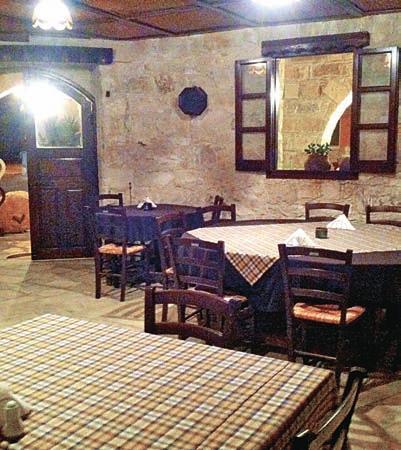 Κέρδισέ το ΓΙΑ ΚΛΕΦΤΙΚΟN ΠΑΜΕ ΚΟΦΙΝΟΥ Αν σας αρέσει το οφτόν κλέφτικον, τότε δεν έχετε παρά να πάτε μέχρι την Κοφίνου στο εστιατόριο «Άγιος Αμβρόσιος». Για κρατήσεις στο 24323124.