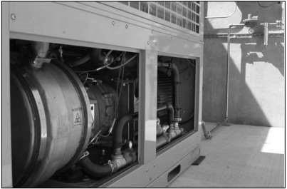 Μηχανές εσωτερικής καύσης Μια μηχανή εσωτερικής καύσης μετατρέπει την ενέργεια που περιέχεται σε κάποιο καύσιμο σε μηχανική ενέργεια.