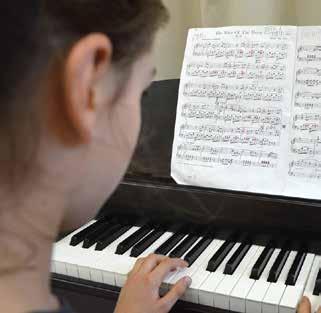 Το Ωδείο Κολλεγίου Αθηνών - Κολλεγίου Ψυχικού προσφέρει μουσική παιδεία στους μαθητές του Κολλεγίου, αλλά και σε μαθητές άλλων σχολείων καθώς και σε ενήλικες που επιθυμούν να έχουν επαγγελματική