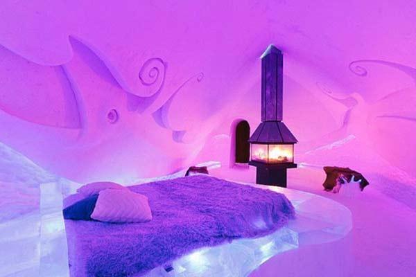 Ice Hotel, Σουηδία (ξενοδοχείο από πάγο) Το επονομαζόμενο Ice Hotel κτίστηκε στις όχθες του ποταμού Torne,στο παλιό χωριό Jukkasjärvi στη σουηδική Λαπωνία.