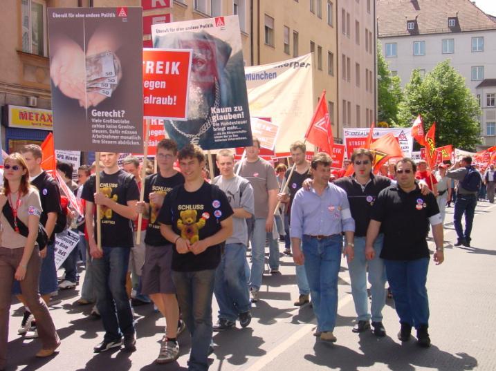 IGM: Στοιχεία για μετανάστες στο συνδικάτο Μετάλλου πληθυσμού στο σύνολο των ξένων Παγγερμανικά (περίπου 385 χιλιάδες έλληνες ζούνε στην Γερμανία) Γερμανική υπηκοότητα Στοιχεία της έρευνας του